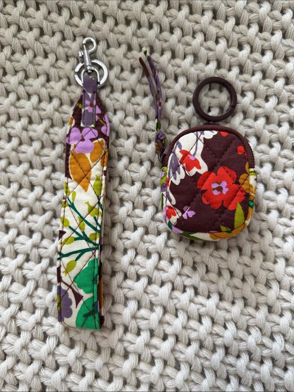 Vera Bradley Multi-Color Floral Clear Cosmetic Bag Set + Key Chain + Coin Purse - Picture 5 of 11